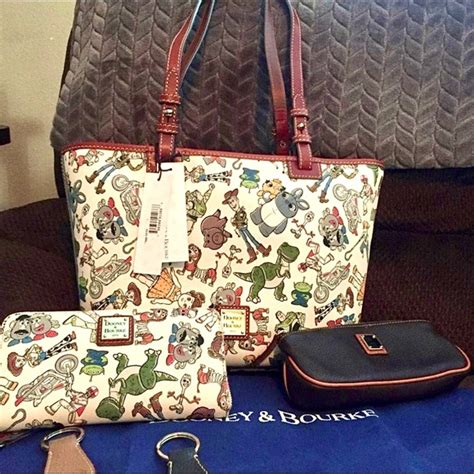 dooney handbags scam